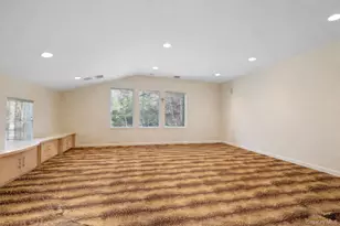 90 Rodeo Dr, Oyster Bay, NY 11791 - Photo 14