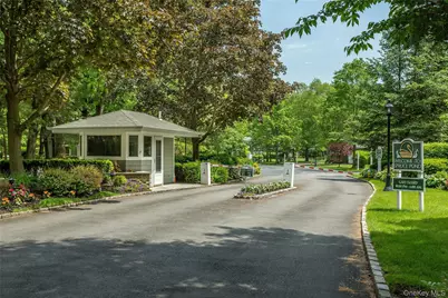 52 Hyde Court, Manhasset, NY 11030 - Photo 34