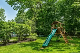 52 Hyde Ct, Manhasset, NY 11030 - Photo 30