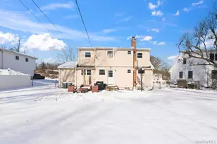 46 Falcon Dr, Hauppauge, NY 11788 - Photo 30