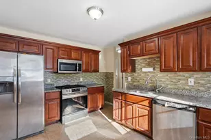 46 Falcon Dr, Hauppauge, NY 11788 - Photo 8