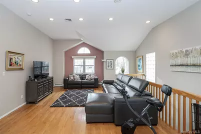 1817 Gardenia Avenue, Merrick, NY 11566 - Photo 20