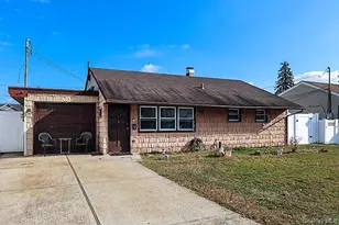 12 E Millpage Dr, Bethpage, NY 11714 - Photo 6