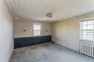 192 Brixton Rd S, Garden City, NY 11530 - Photo 16