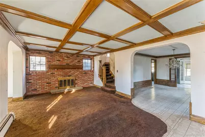 192 Brixton Road S, Garden City, NY 11530 - Photo 6