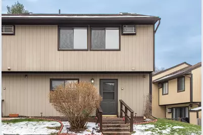 908 Chelsea Cove S, Hopewell Junction, NY 12533 - Photo 2