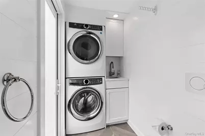 27 Dune Road, East Quogue, NY 11942 - Photo 10