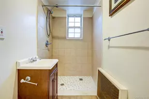25 Burns St, Forest Hills, NY 11375 - Photo 12