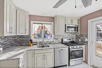 5 Joy Road, Selden, NY 11784 - Photo 20