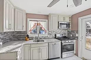 5 Joy Rd, Selden, NY 11784 - Photo 20