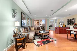 365 Trotting Ln, Westbury, NY 11590 - Photo 10