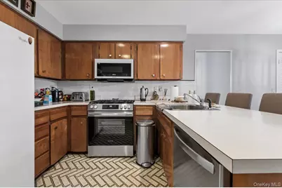 29 Joyce Lane, Woodbury, NY 11797 - Photo 12