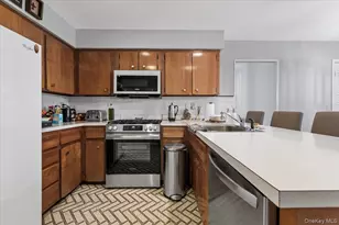 29 Joyce Ln, Woodbury, NY 11797 - Photo 12