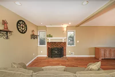 122 Miller Road, Hicksville, NY 11801 - Photo 12