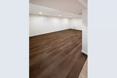 122 Miller Road, Hicksville, NY 11801 - Photo 26