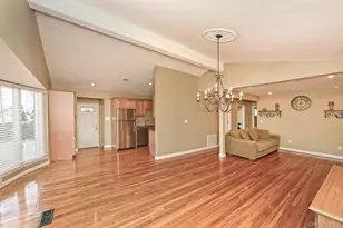 122 Miller Rd, Hicksville, NY 11801 - Photo 14