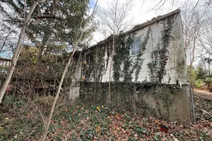 33 Roxbury St, Huntington Station, NY 11746 - Photo 4