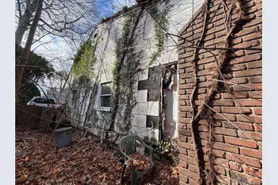 33 Roxbury Street, Huntington Station, NY 11746 - Photo 6