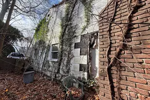 33 Roxbury St, Huntington Station, NY 11746 - Photo 6