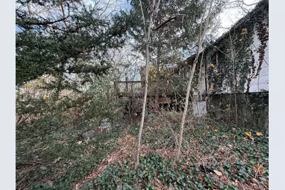 33 Roxbury Street, Huntington Station, NY 11746 - Photo 8