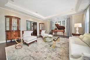 6 Westmoreland Pl, Douglaston, NY 11363 - Photo 4