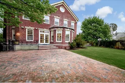 6 Westmoreland Place, Douglaston, NY 11363 - Photo 28