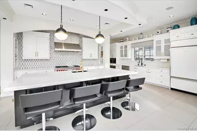 6 Westmoreland Place, Douglaston, NY 11363 - Photo 10