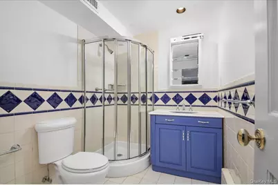 6 Westmoreland Place, Douglaston, NY 11363 - Photo 24