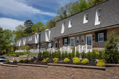 100 Villa D'Est Drive #D-16, Coram, NY 11727 - Photo 2