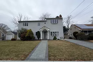 35 Lynwood Dr, Valley Stream, NY 11580 - Photo 1