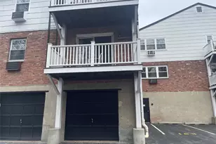 77 Parkside Dr, Suffern, NY 10901 - Photo 2