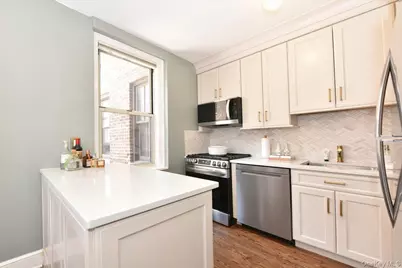 8 Barstow #6-D, Great Neck, NY 11021 - Photo 16