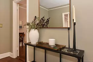 8 Barstow, Great Neck, NY 11021 - Photo 30