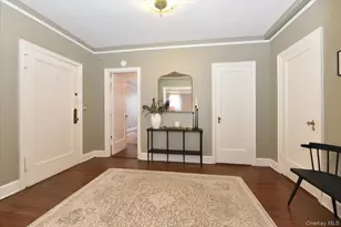 8 Barstow, Great Neck, NY 11021 - Photo 4