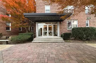 530 Dubois Ave, Valley Stream, NY 11581 - Photo 1