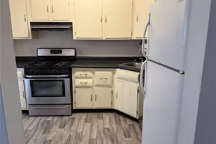 58 Parkside Dr, Suffern, NY 10901 - Photo 8