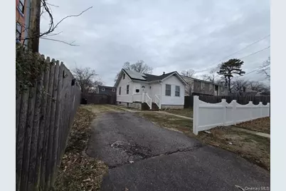 10 N 15th Street, Wyandanch, NY 11798 - Photo 2