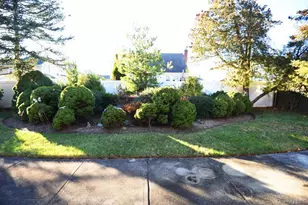 81 Hausch Blvd, Roosevelt, NY 11575 - Photo 22