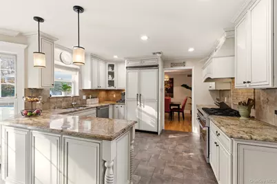 22 Knott Drive, Glen Cove, NY 11542 - Photo 6