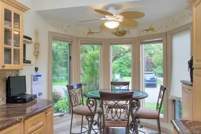 84 Kristin Lane, Hauppauge, NY 11788 - Photo 4