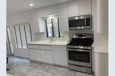 220 Jackson Place, Hewlett, NY 11557 - Photo 8