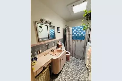 6227 69th Lane, Middle Village, NY 11379 - Photo 20