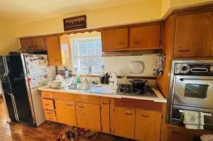 62-27 69th Ln, Middle Village, NY 11379 - Photo 16