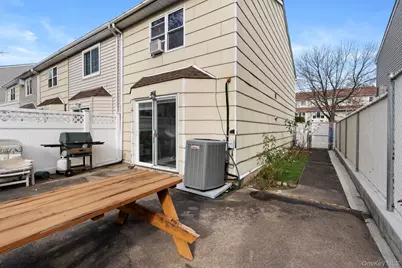 50 Caswell Lane, New York, NY 10314 - Photo 28