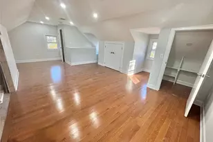 32 Berkshire Rd, Great Neck, NY 11023 - Photo 26