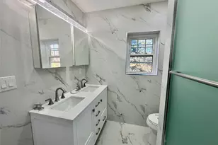 32 Berkshire Rd, Great Neck, NY 11023 - Photo 20