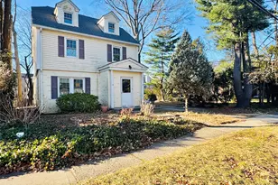 32 Berkshire Rd, Great Neck, NY 11023 - Photo 14