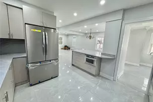 32 Berkshire Rd, Great Neck, NY 11023 - Photo 12