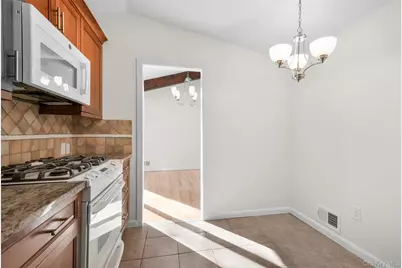 25 Wood Hollow Lane, New Rochelle, NY 10804 - Photo 10