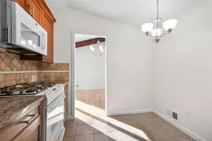 25 Woodhollow Ln, New Rochelle, NY 10804 - Photo 10